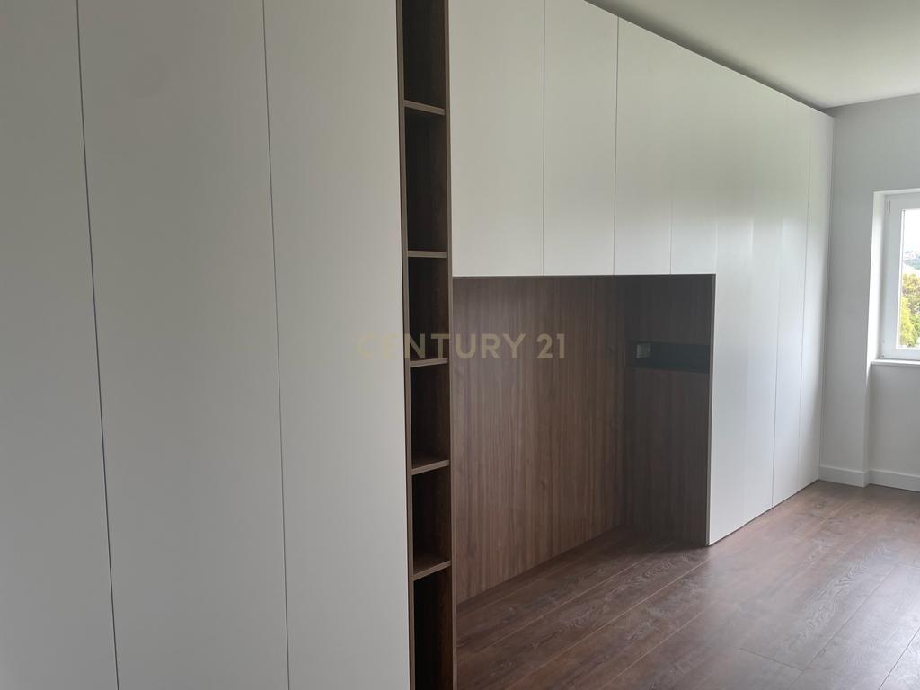 Apartamento T5 Totalmente Renovado no Bairro do Liceu - Image 14
