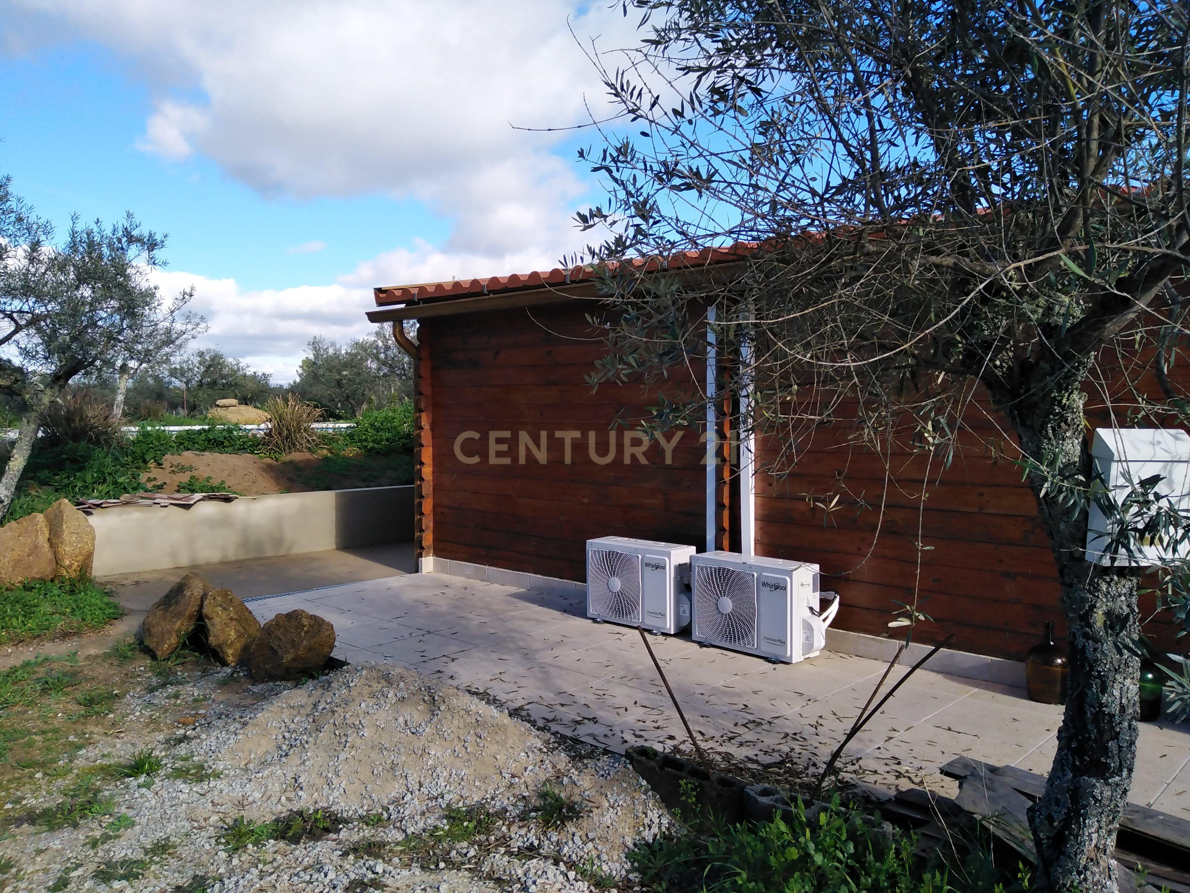 Quinta Com Piscina e Casa Madeira, Lousa, Castelo Branco - Image 31