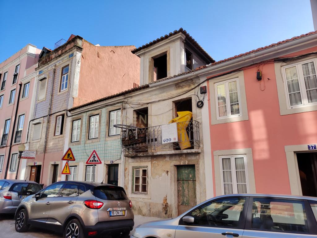 Prédio para investimento na Estrela em Lisboa - Image 2