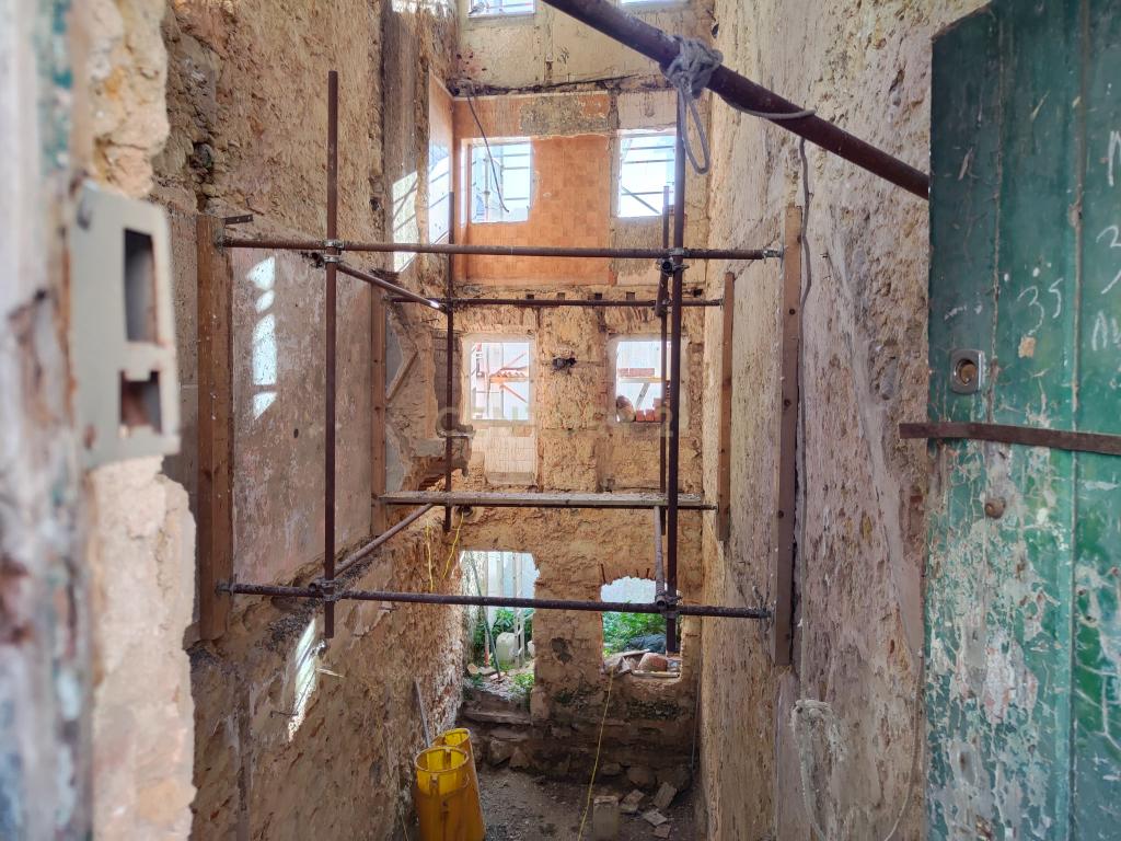 Prédio para investimento na Estrela em Lisboa - Image 7