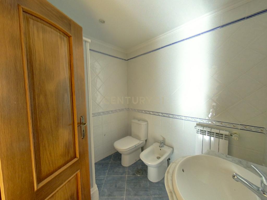 Arrendamento de Moradia T4 com piscina em Torres Vedras - Image 18