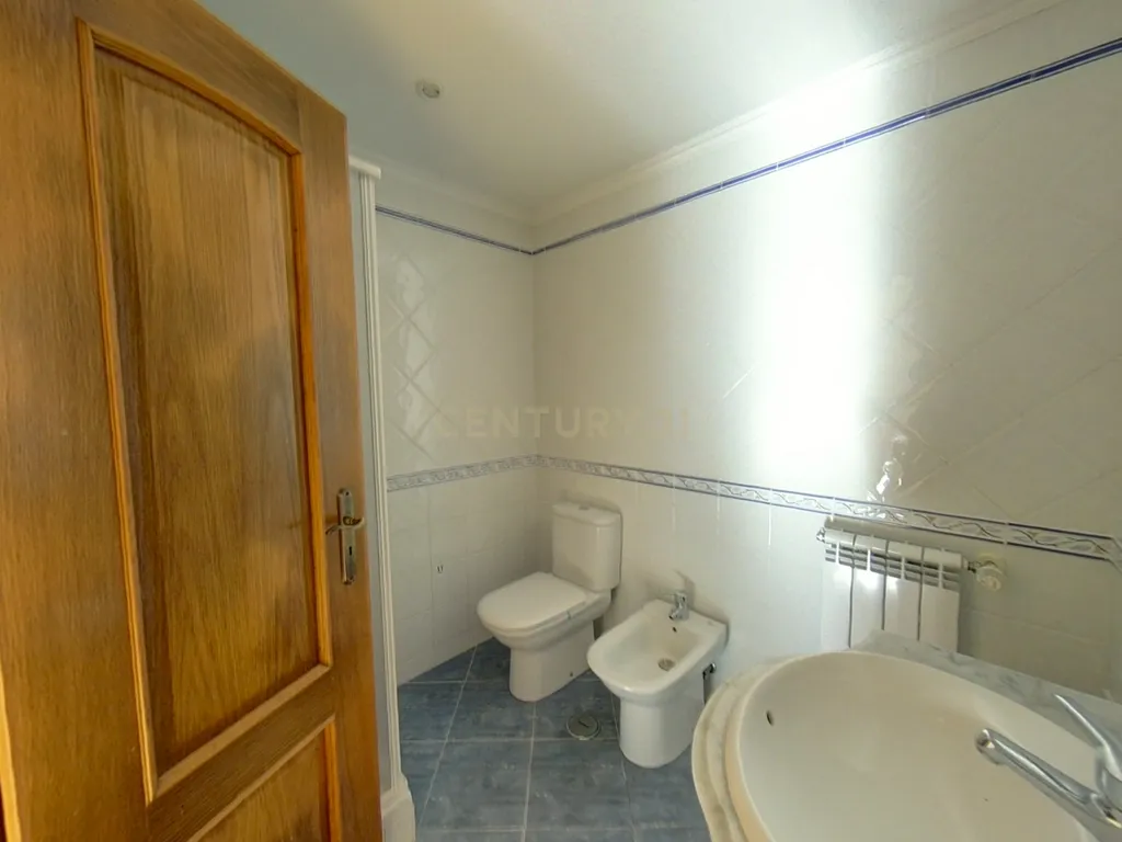 Arrendamento de Moradia T4 com piscina em Torres Vedras - Image 18