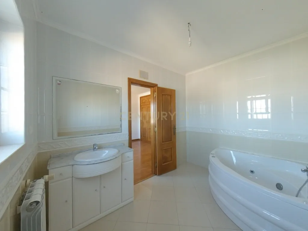 Arrendamento de Moradia T4 com piscina em Torres Vedras - Image 26