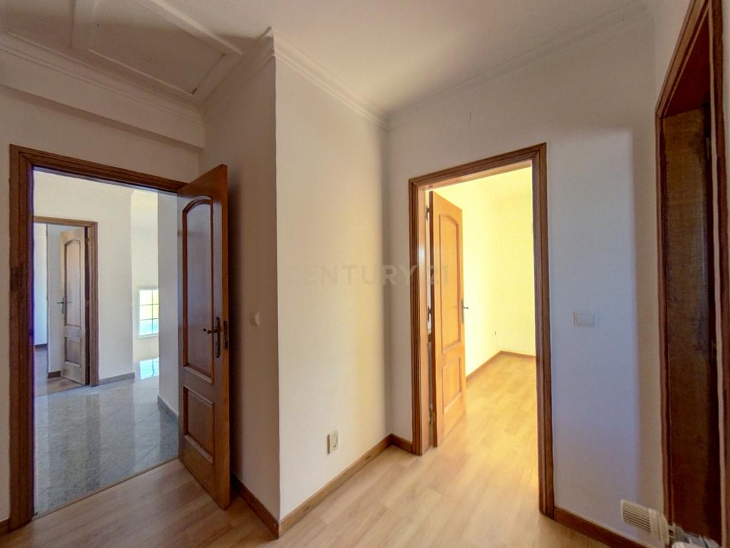 Arrendamento de Moradia T4 com piscina em Torres Vedras - Image 28