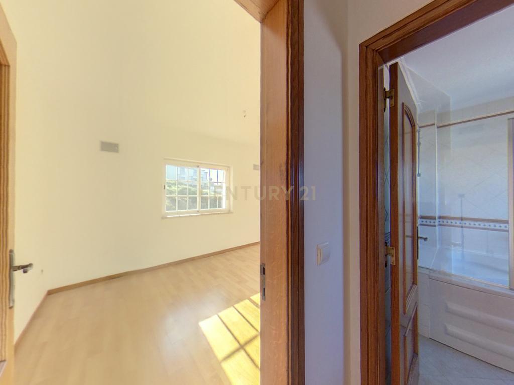 Arrendamento de Moradia T4 com piscina em Torres Vedras - Image 30