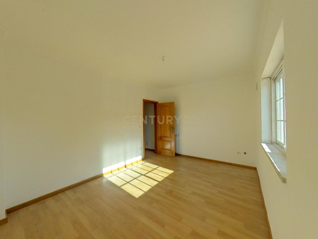 Arrendamento de Moradia T4 com piscina em Torres Vedras - Image 33