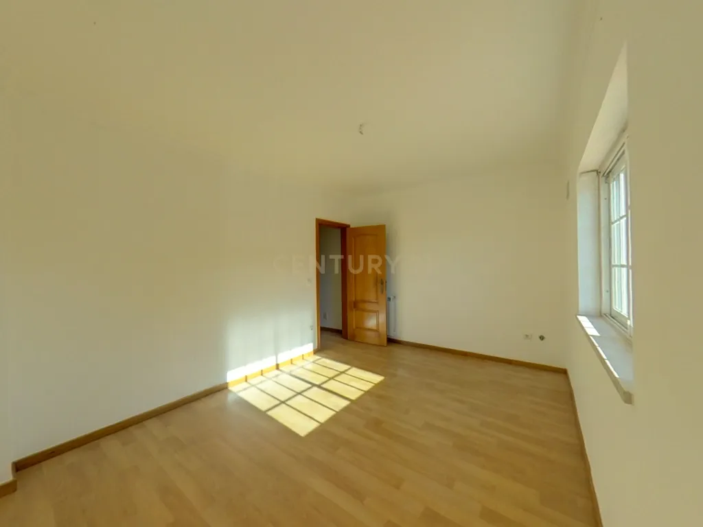 Arrendamento de Moradia T4 com piscina em Torres Vedras - Image 33