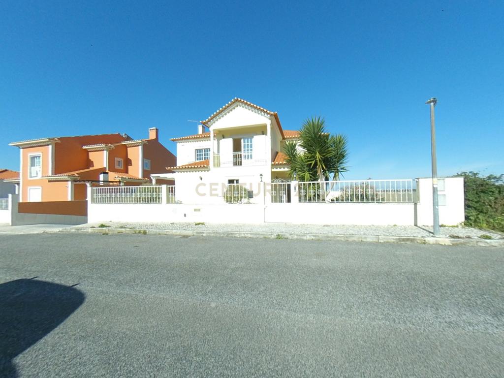 Arrendamento de Moradia T4 com piscina em Torres Vedras - Image 44