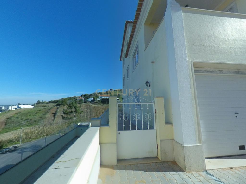 Arrendamento de Moradia T4 com piscina em Torres Vedras - Image 37