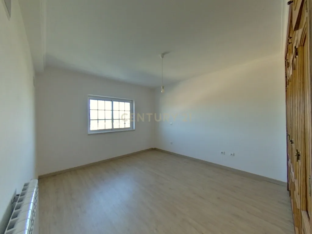Arrendamento de Moradia T4 com piscina em Torres Vedras - Image 10