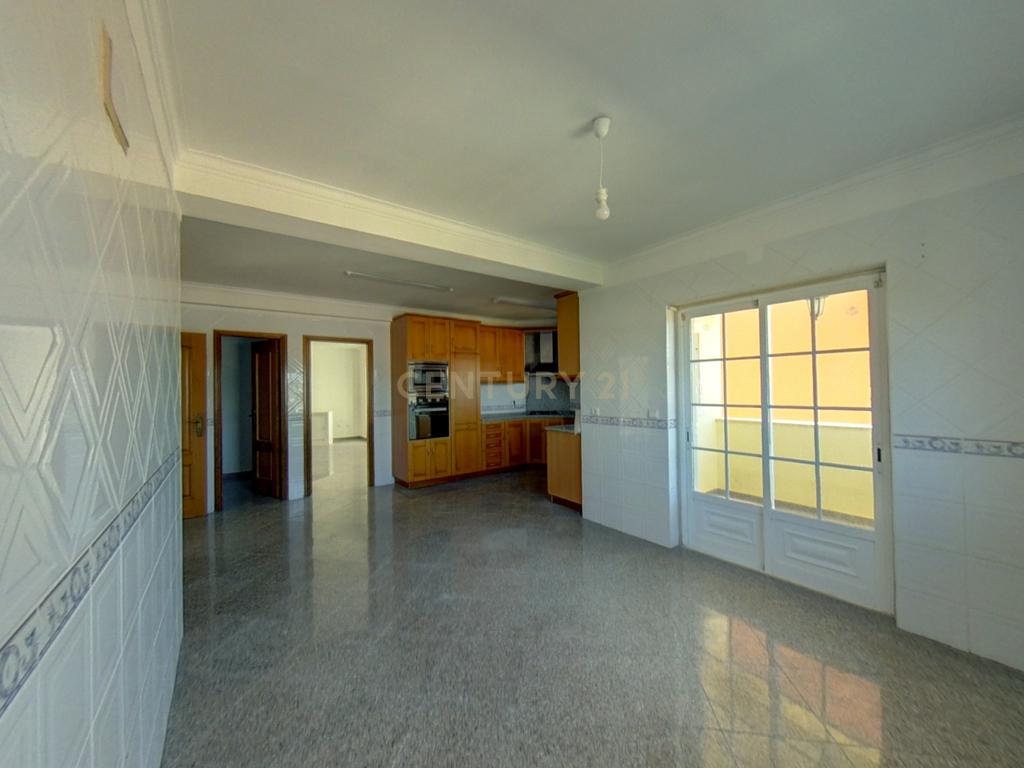 Arrendamento de Moradia T4 com piscina em Torres Vedras - Image 9