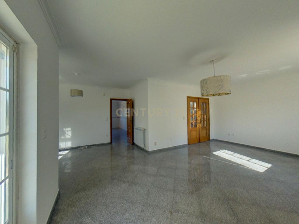 Arrendamento de Moradia T4 com piscina em Torres Vedras - Image 6