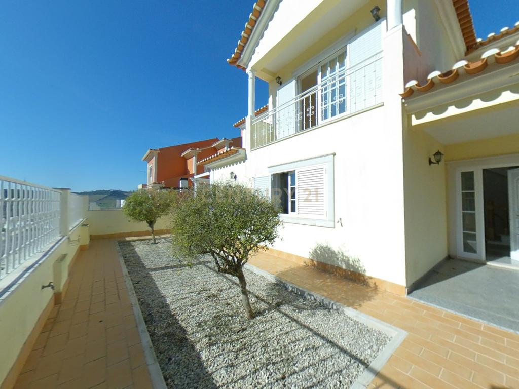 Arrendamento de Moradia T4 com piscina em Torres Vedras - Image 41