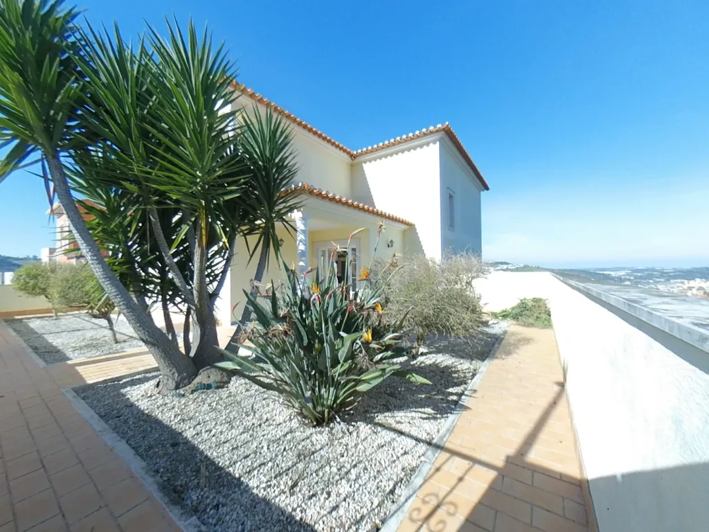 Arrendamento de Moradia T4 com piscina em Torres Vedras - Image 40