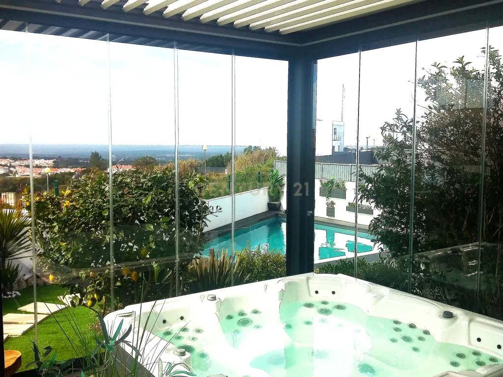 Moradia T3+2 | Sesimbra com Piscina, Jacuzzi, duas Pérgulas Bioclimáticas e muito mais. - Image 106
