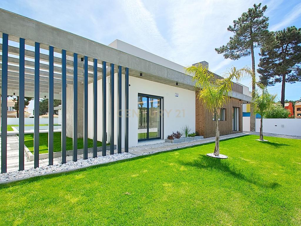 Viva o Luxo: Moradia Térrea de 5 Quartos com Piscina de Água Salgada e Acabamentos de Excelência na Verdizela - Image 4