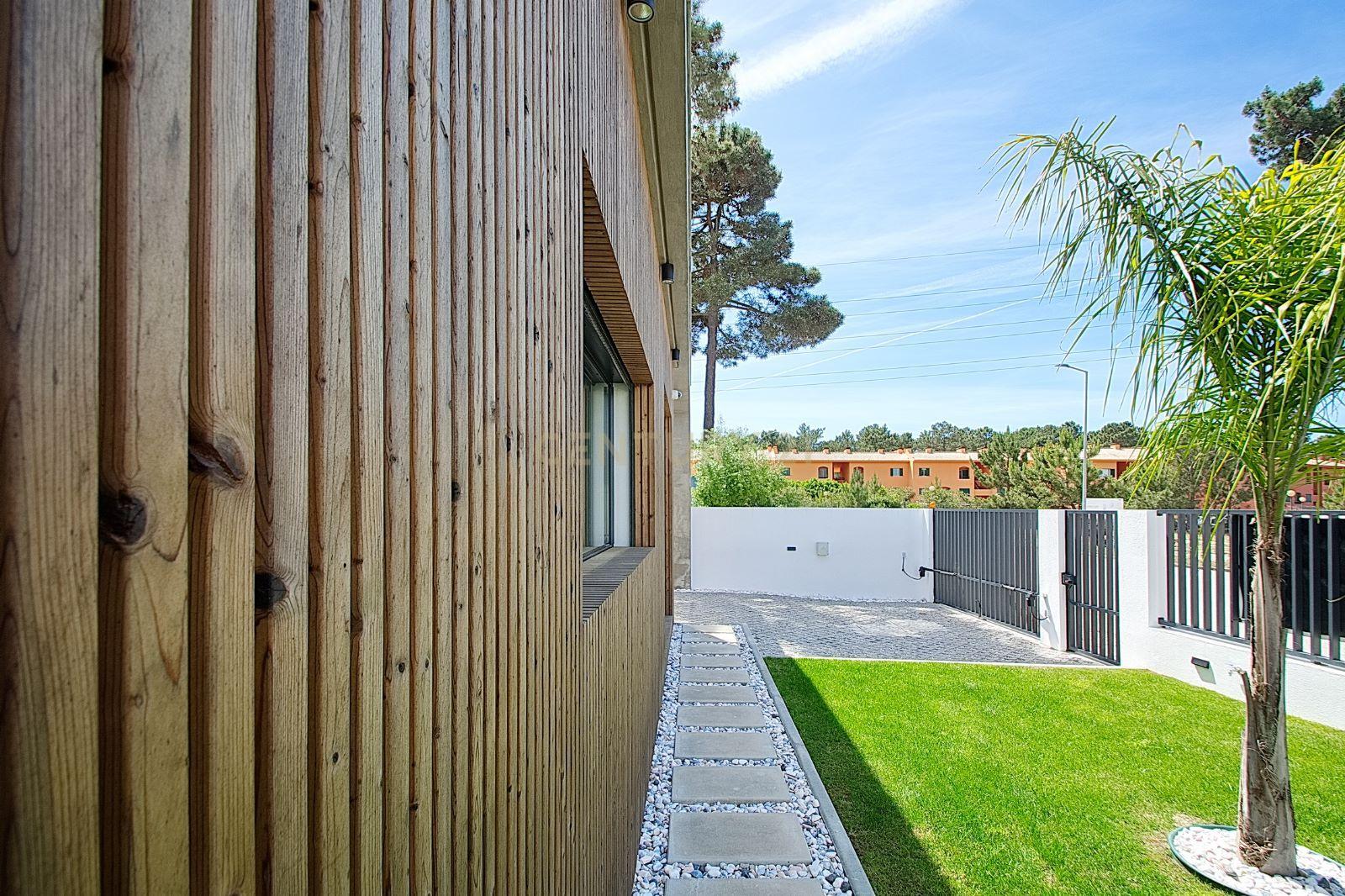 Viva o Luxo: Moradia Térrea de 5 Quartos com Piscina de Água Salgada e Acabamentos de Excelência na Verdizela - Image 23