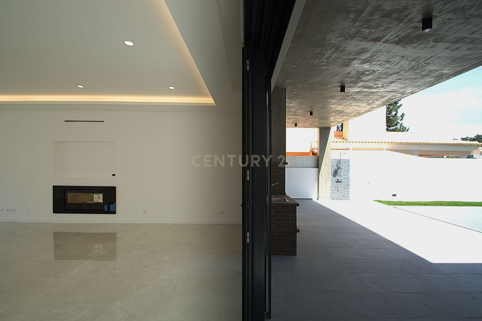 Viva o Luxo: Moradia Térrea de 5 Quartos com Piscina de Água Salgada e Acabamentos de Excelência na Verdizela - Image 24