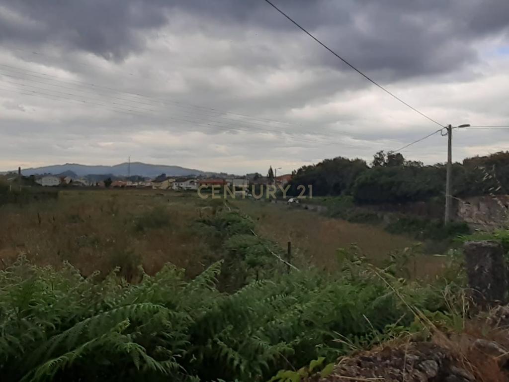 Terreno para construção industrial em zona central de Arcozelo - Image 3