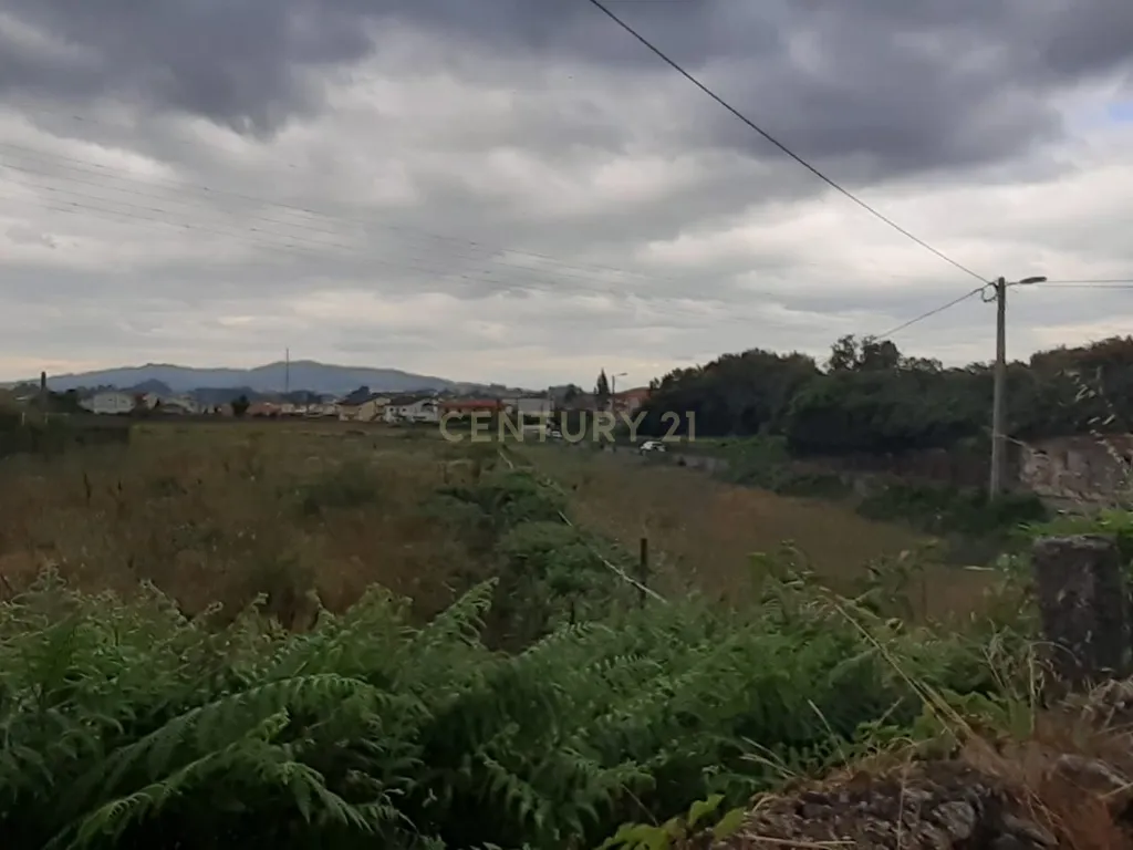 Terreno para construção industrial em zona central de Arcozelo - Image 3