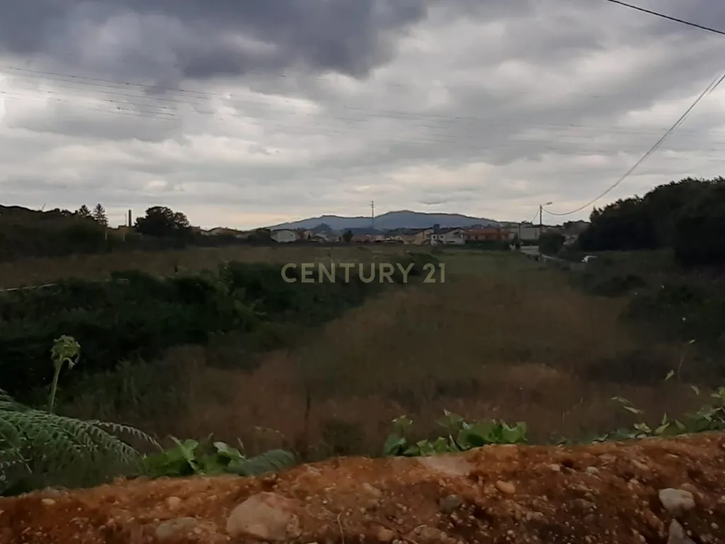 Terreno para construção industrial em zona central de Arcozelo - Image 9