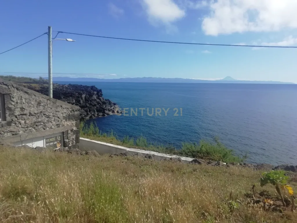 Armazém na Folga com vista sem filtros para o mar e ilhas de São Jorge, Pico e Faial - Image 13