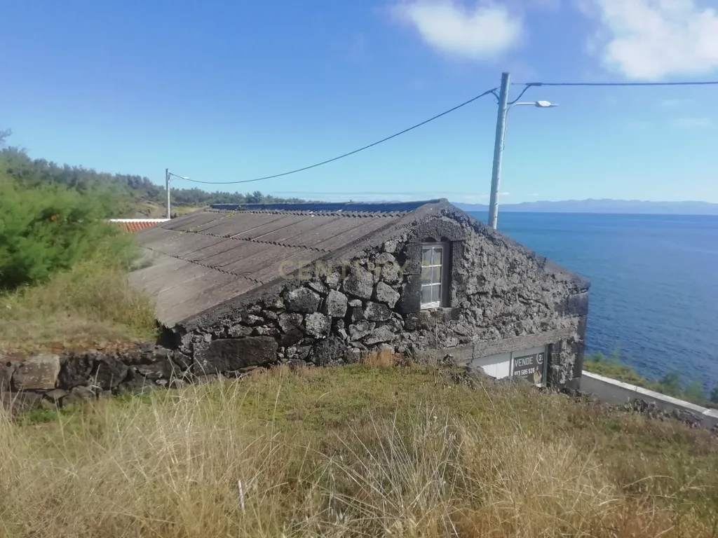 Armazém na Folga com vista sem filtros para o mar e ilhas de São Jorge, Pico e Faial - Image 11