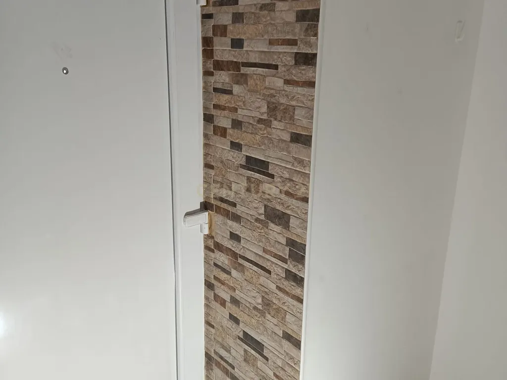 Casa Renovada com 4 Quartos e Garagem - Image 18