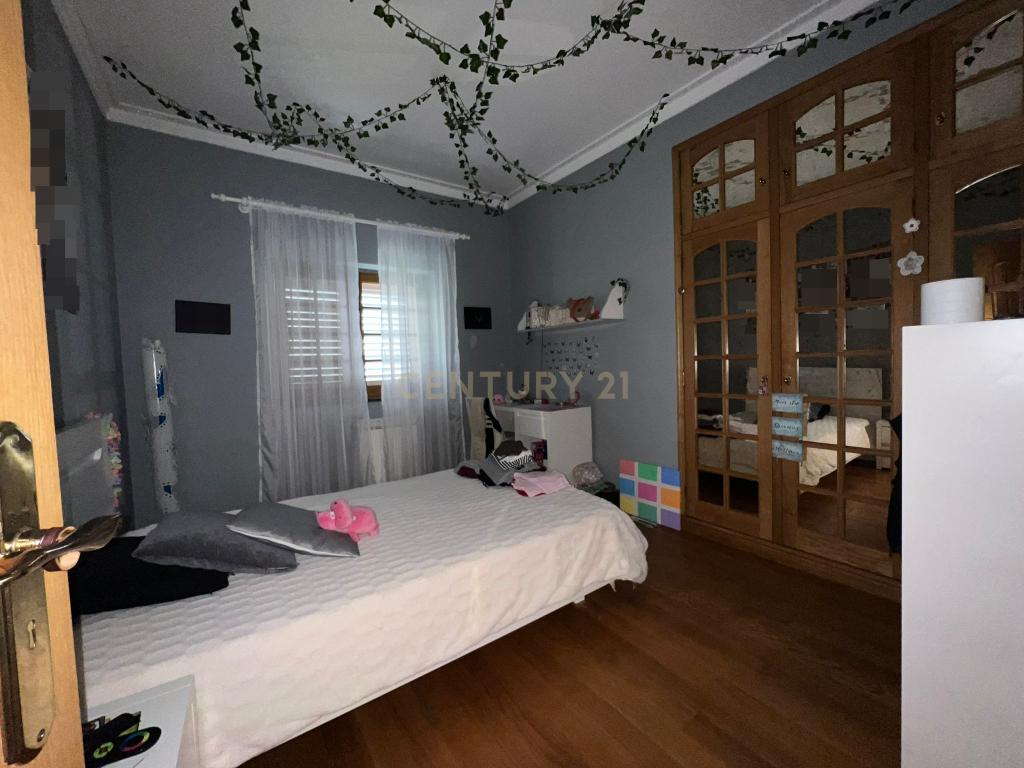 Luxuosa Moradia Isolada em Santarém com 5 Quartos e Barbecue - Image 15