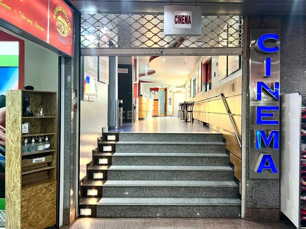 Excelente negocio sala de cine teatro Pombal shopping! - Image 1