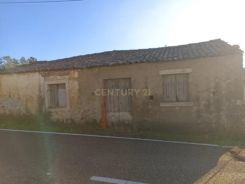 Casa antiga em pedra mais terreno excelente negocio - Image 2