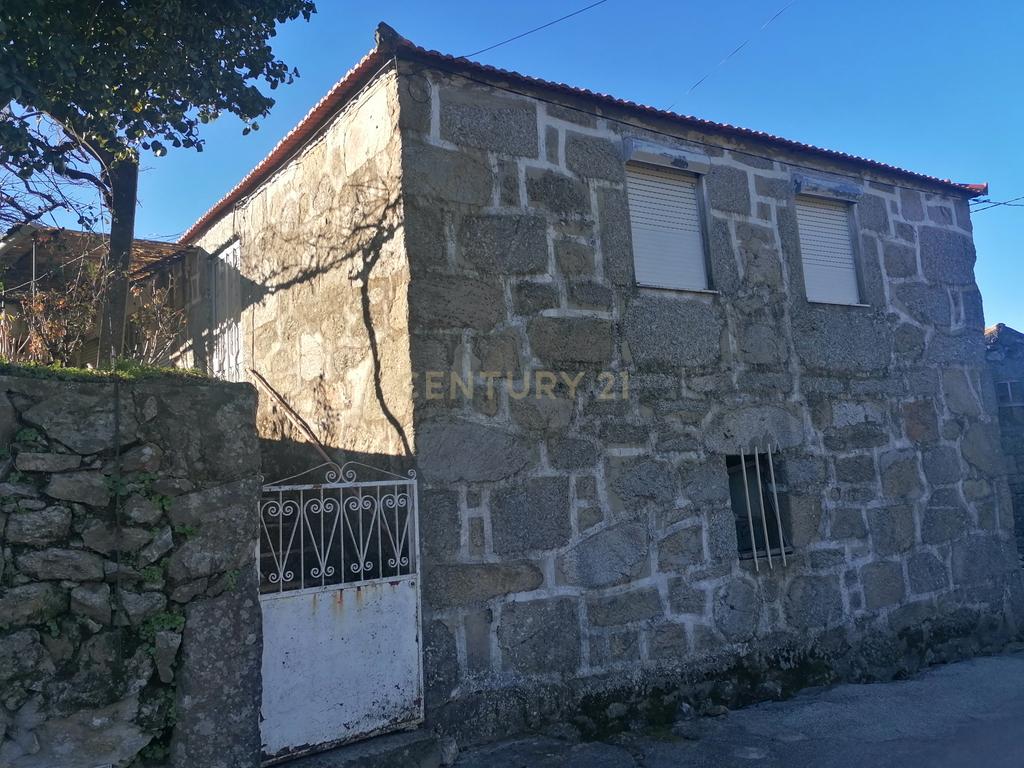 CASA RÚSTICA EM PEDRA I FELGUEIRAS (RESENDE) - Image 1