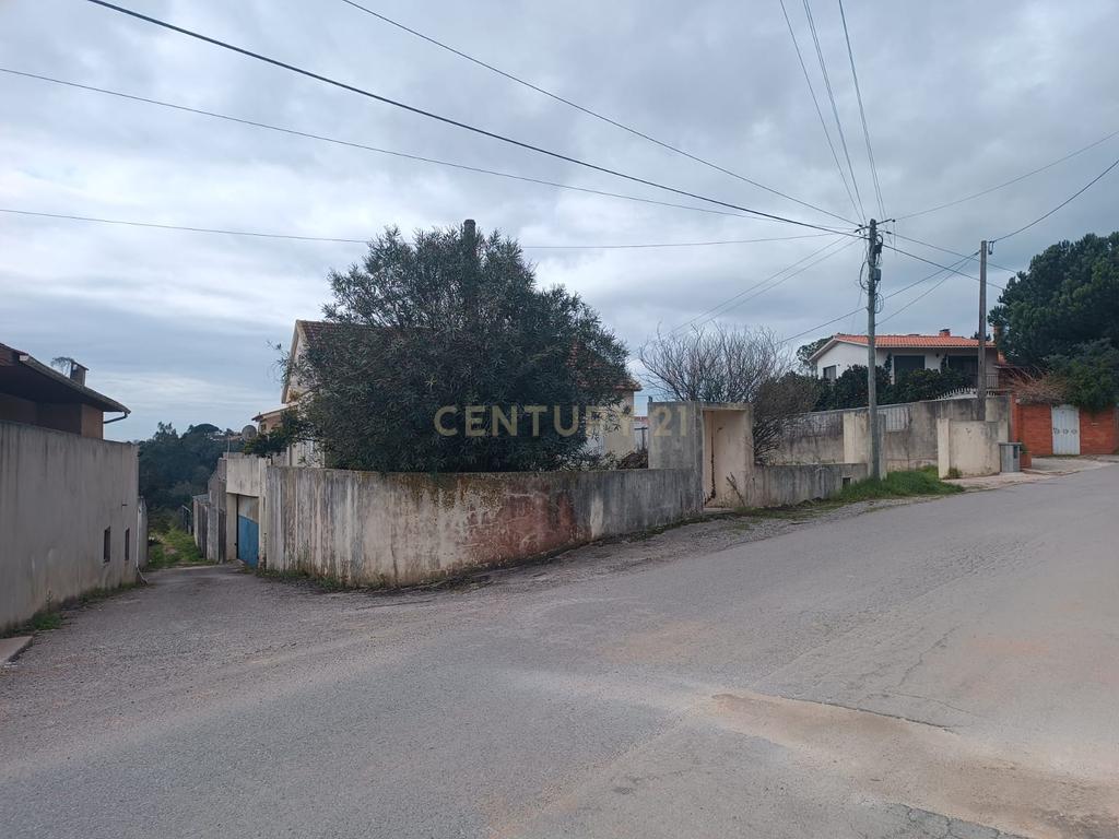 Moradia 3 quartos com armazém, num lote de terreno de 8140m2 - Benedita, Leiria - Image 28
