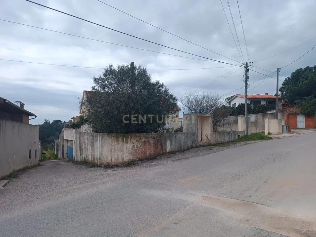 Moradia 3 quartos com armazém, num lote de terreno de 8140m2 - Benedita, Leiria - Image 28