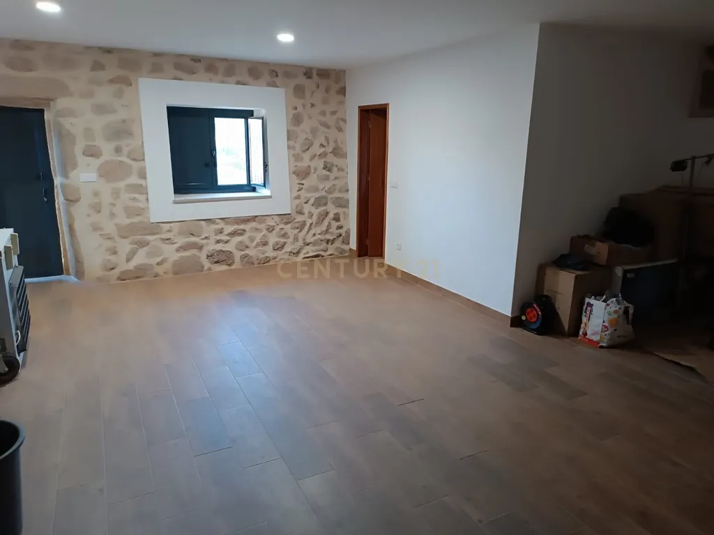 Terreno com Moradia Rústica totalmente remodelada, Idanha-a-Nova - Image 8