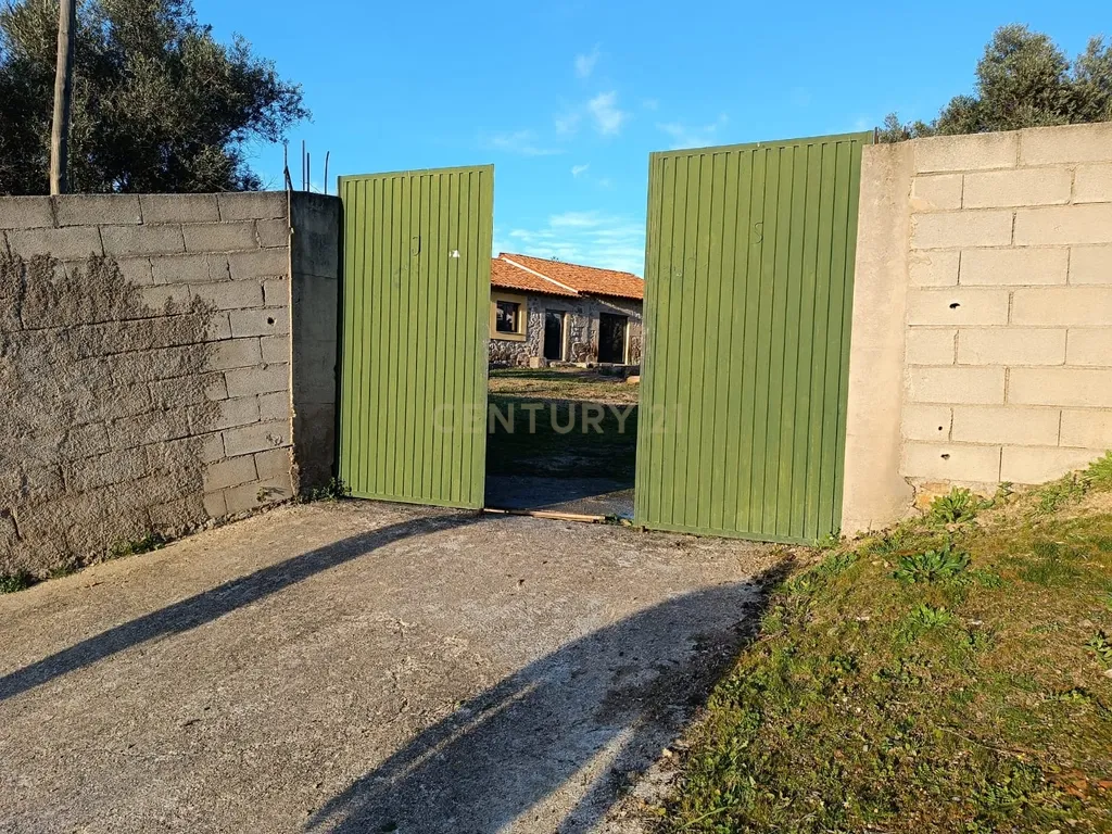 Terreno com Moradia Rústica totalmente remodelada, Idanha-a-Nova - Image 11