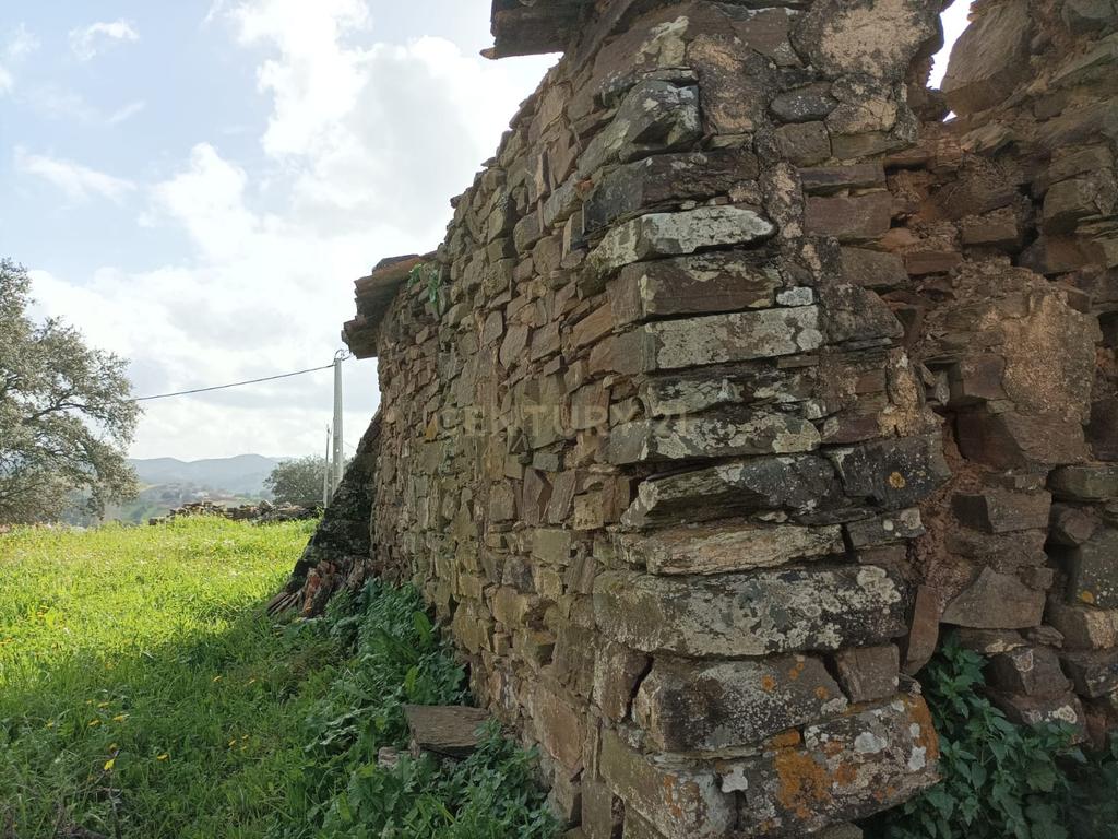 Terreno de 2.3 HA com casa antiga de 127 m2 para reconstrução, S.B. Messines, Silves - Image 15