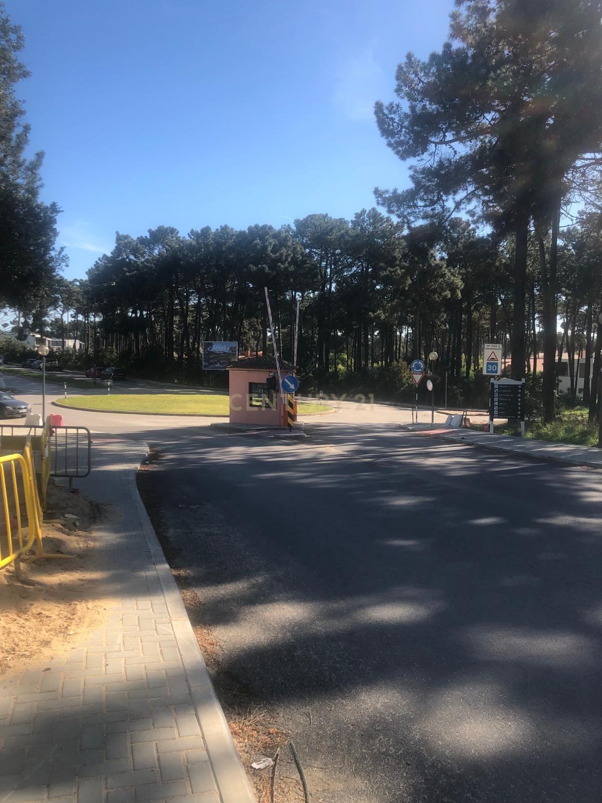 Terreno para venda na Herdade da Aroeira! - Image 8
