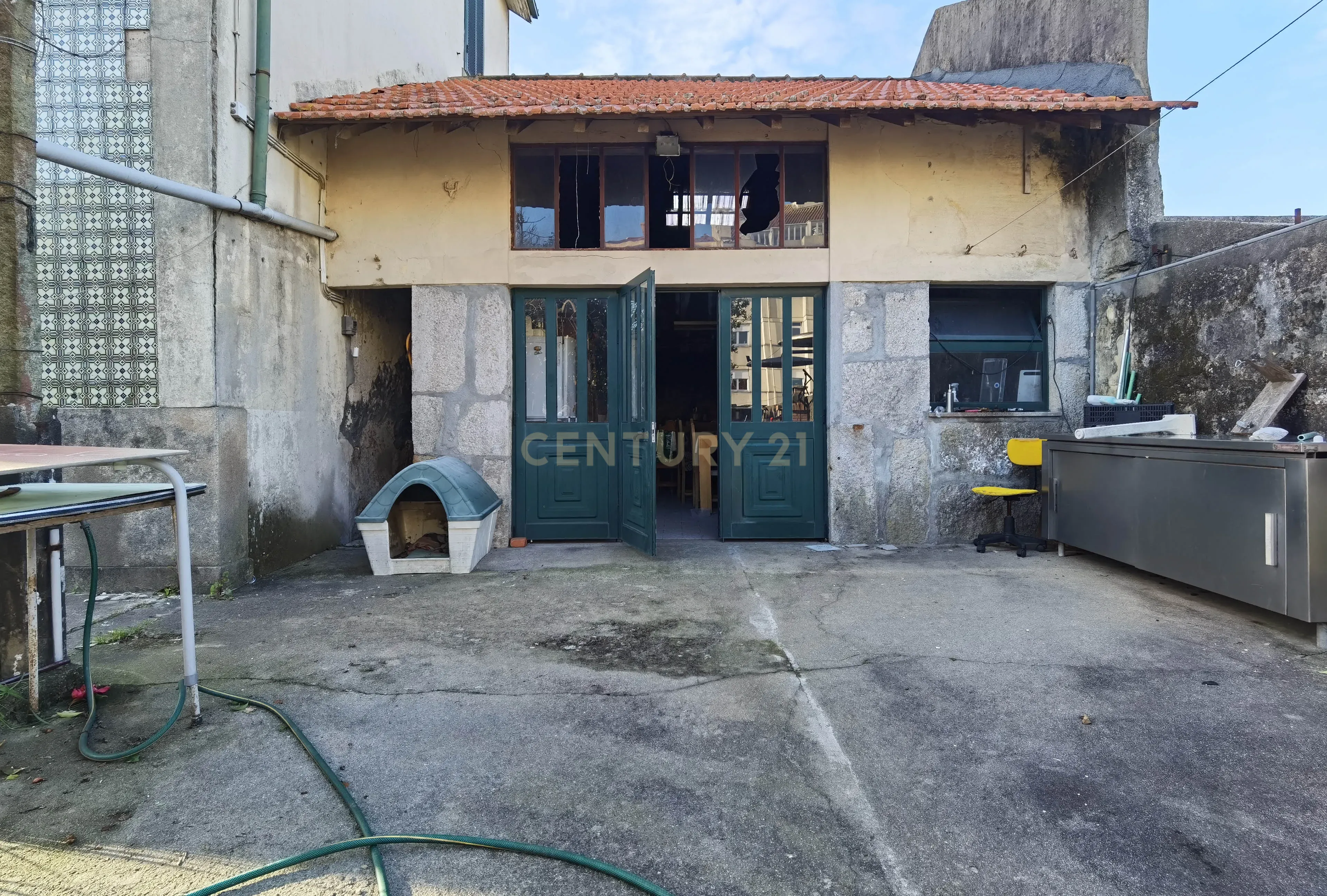 Terreno com Moradia I Reabilitação ou Construção Nova I Antas - Image 14