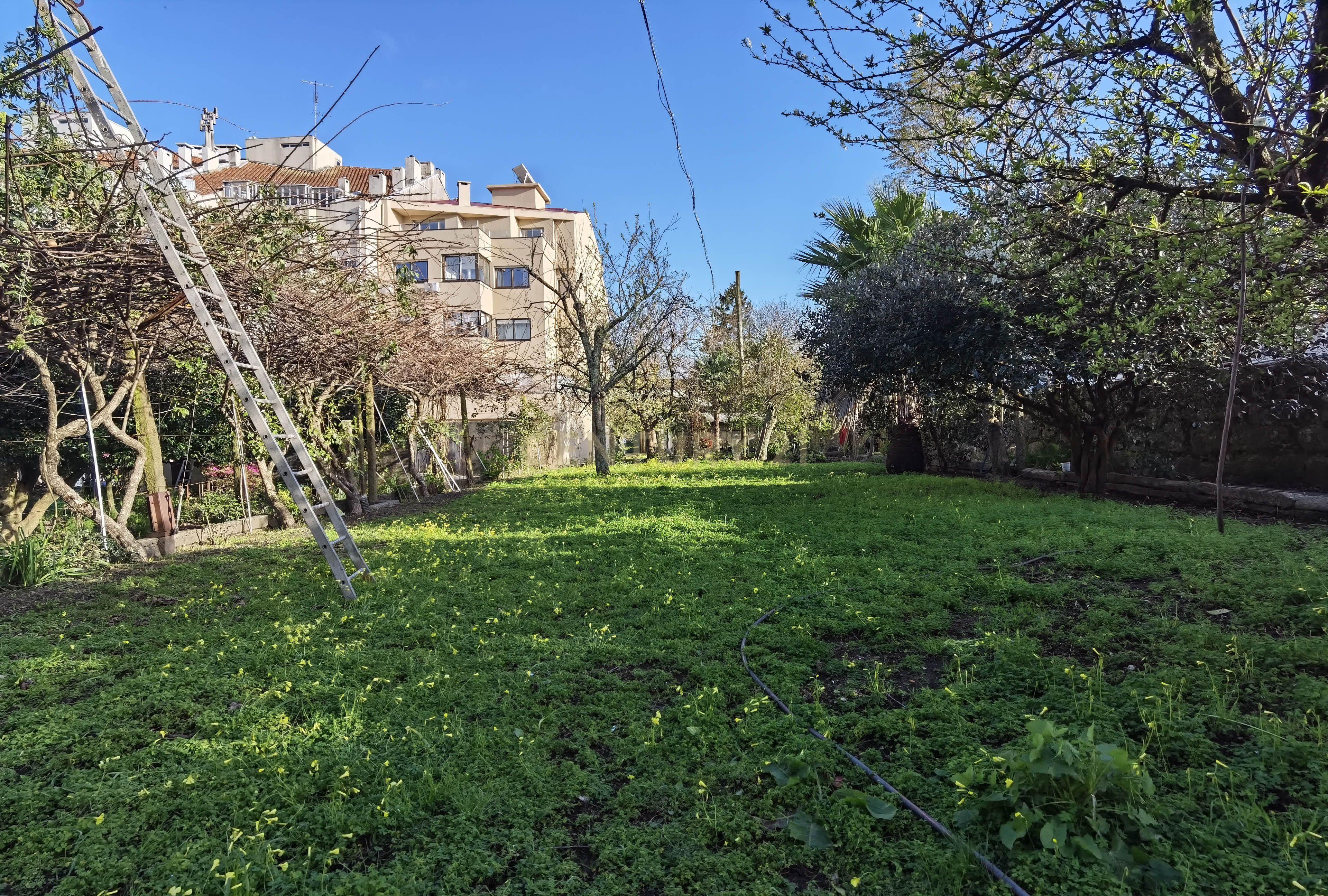 Terreno com Moradia I Reabilitação ou Construção Nova I Antas - Image 21