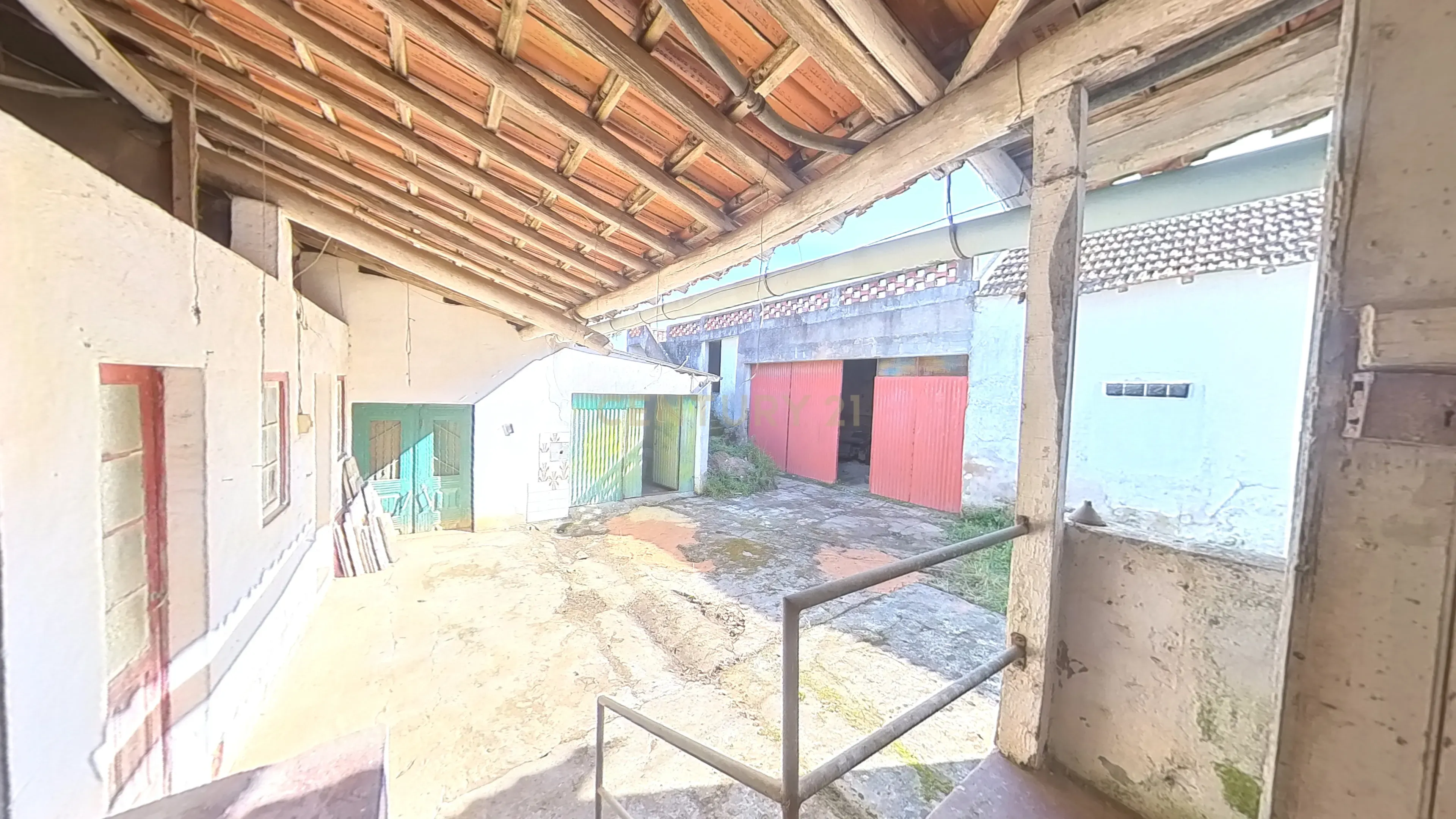 Moradia T3 com Adega e garagens no Vilar - Image 42