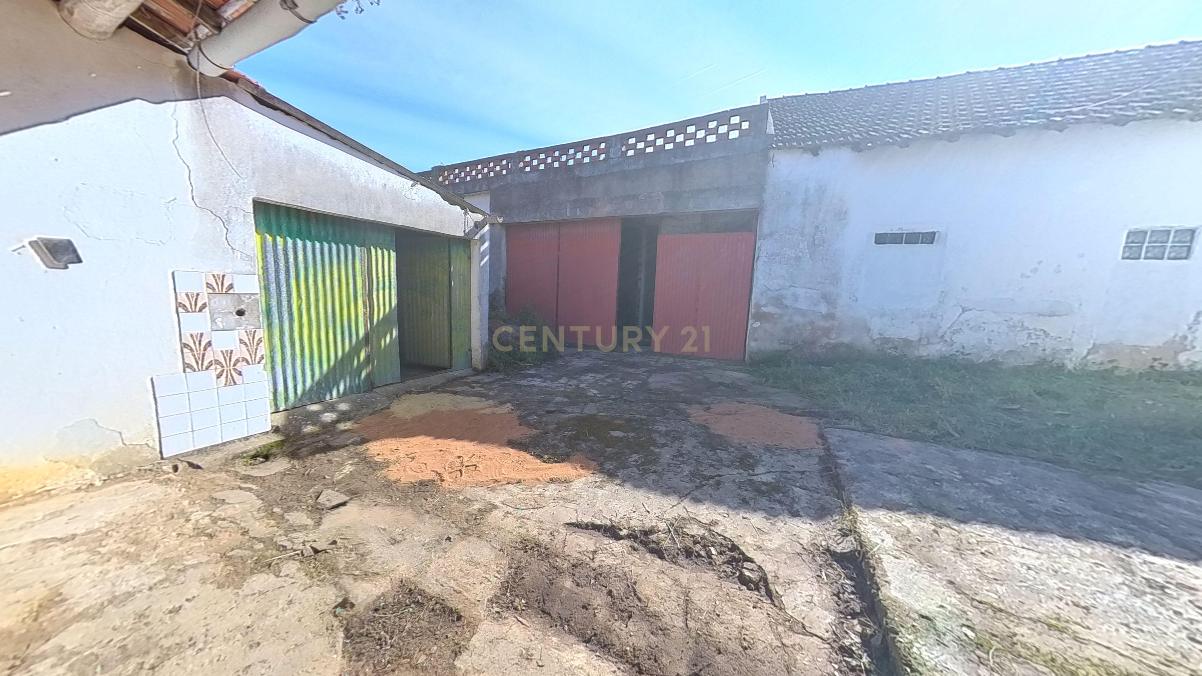 Moradia T3 com Adega e garagens no Vilar - Image 45