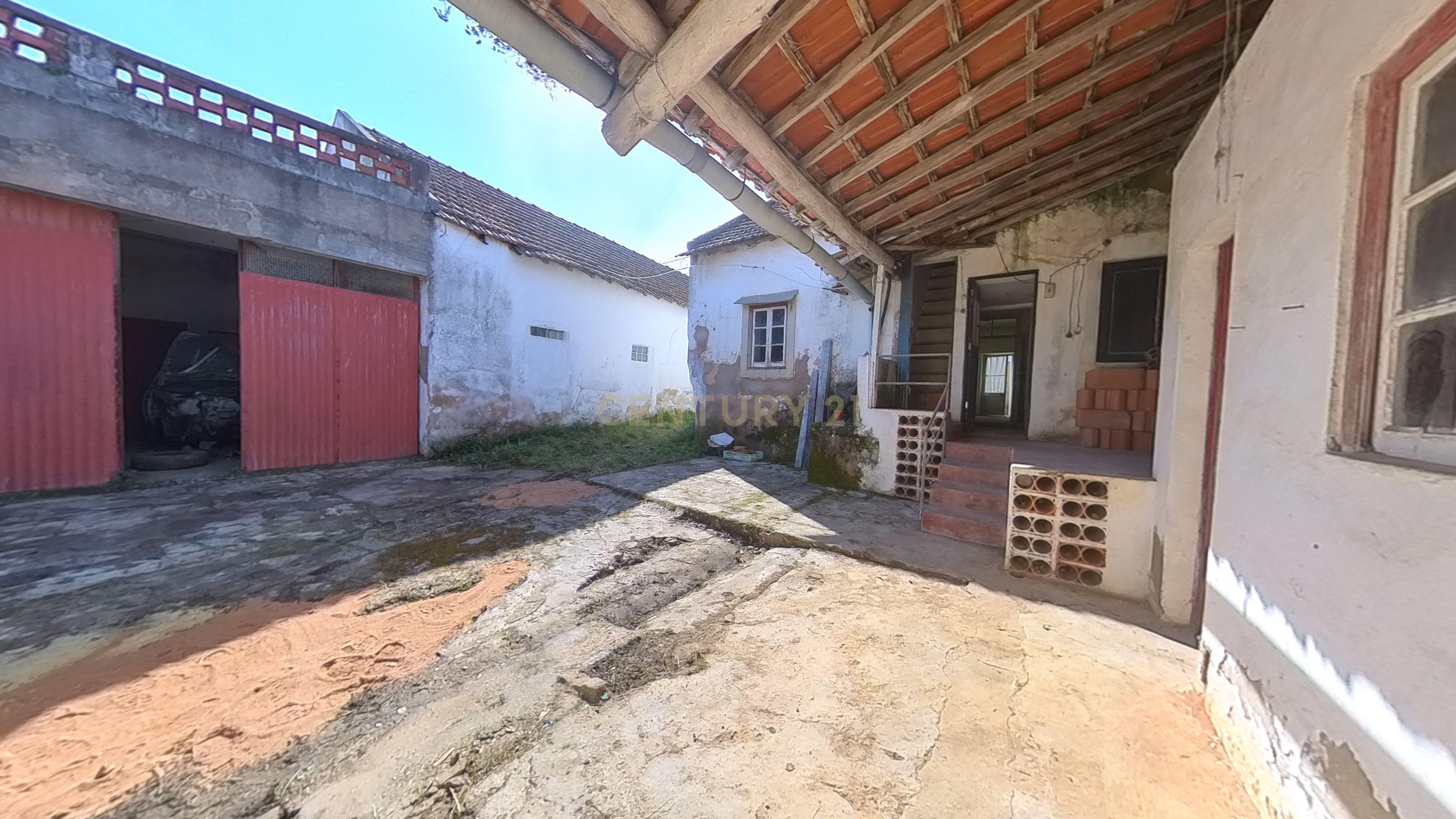 Moradia T3 com Adega e garagens no Vilar - Image 43