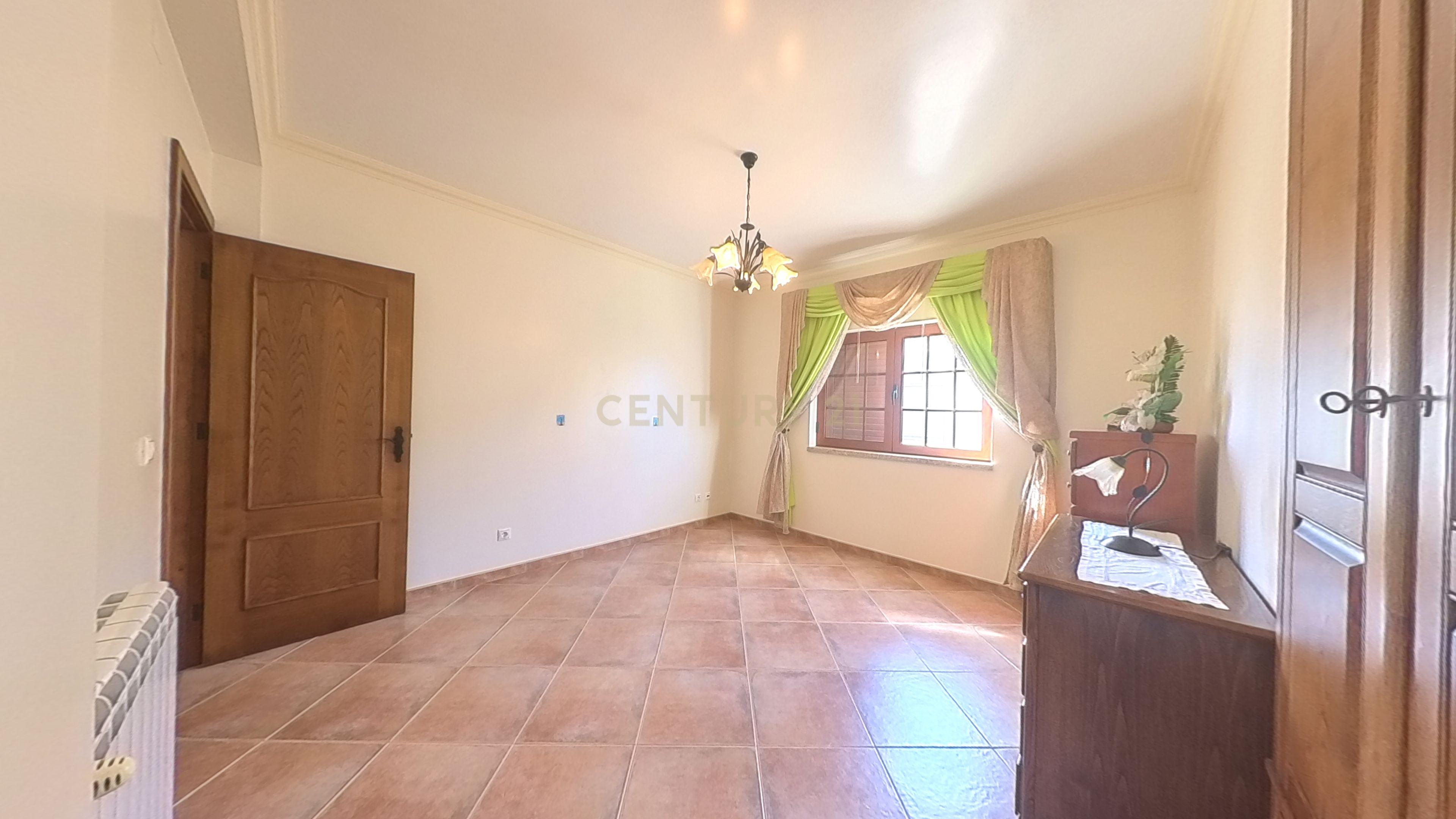 Moradia T3 em Casal das Eiras, Carnota, Alenquer - Image 44