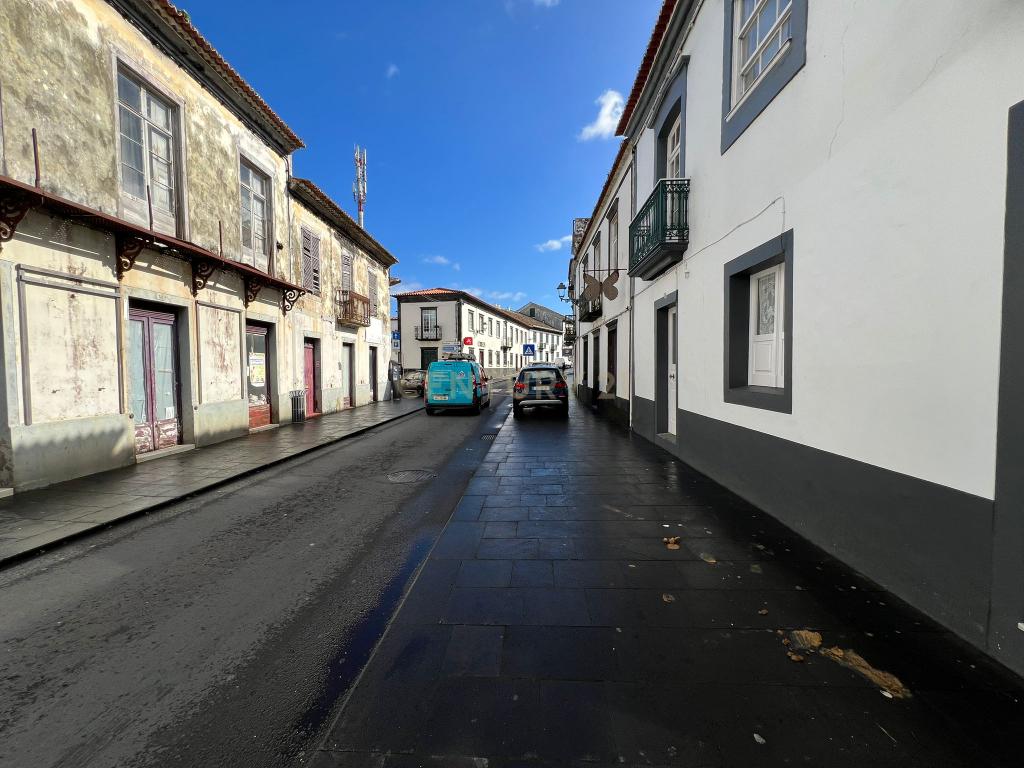 Edifício Usado em Ribeira Grande - Oportunidade Única! - Image 2