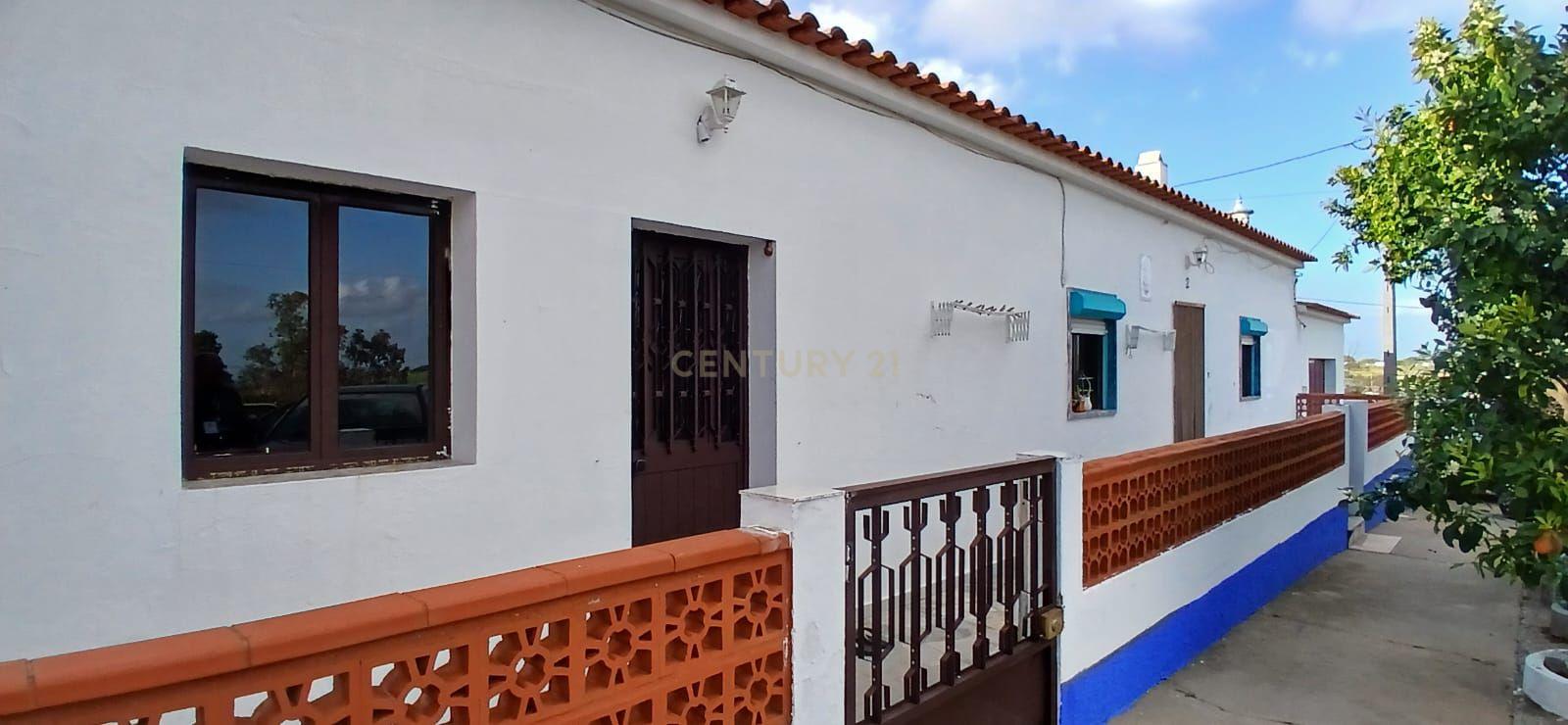 Mina de São Domingos a 11 Minutos - Moradia T3 com Quintal e Garagem em Vale do Poço, Santana de Cambas, Mértola - Image 1