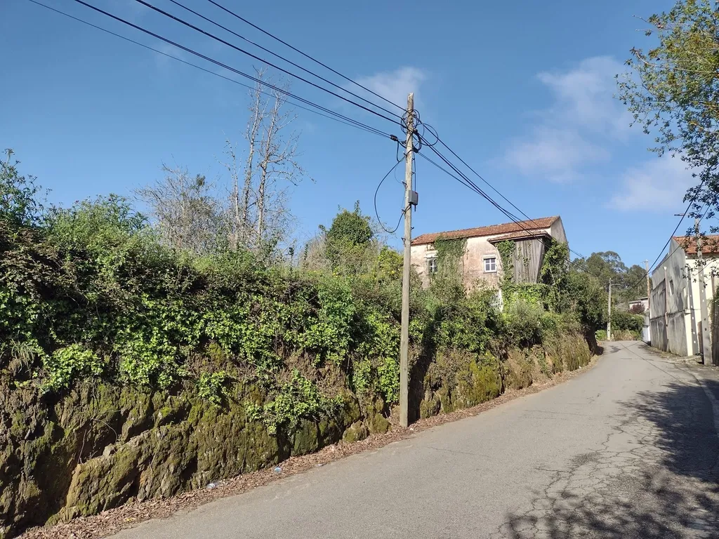 Moradia para remodelação e Terreno | Anta, Espinho - Image 3