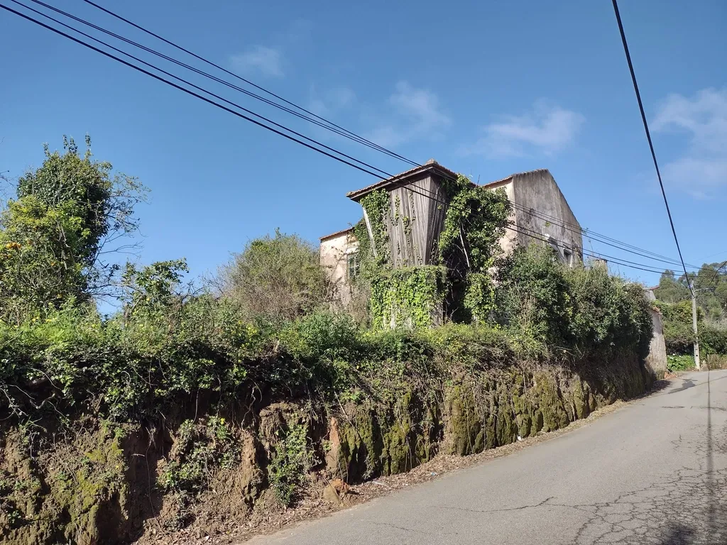 Moradia para remodelação e Terreno | Anta, Espinho - Image 5