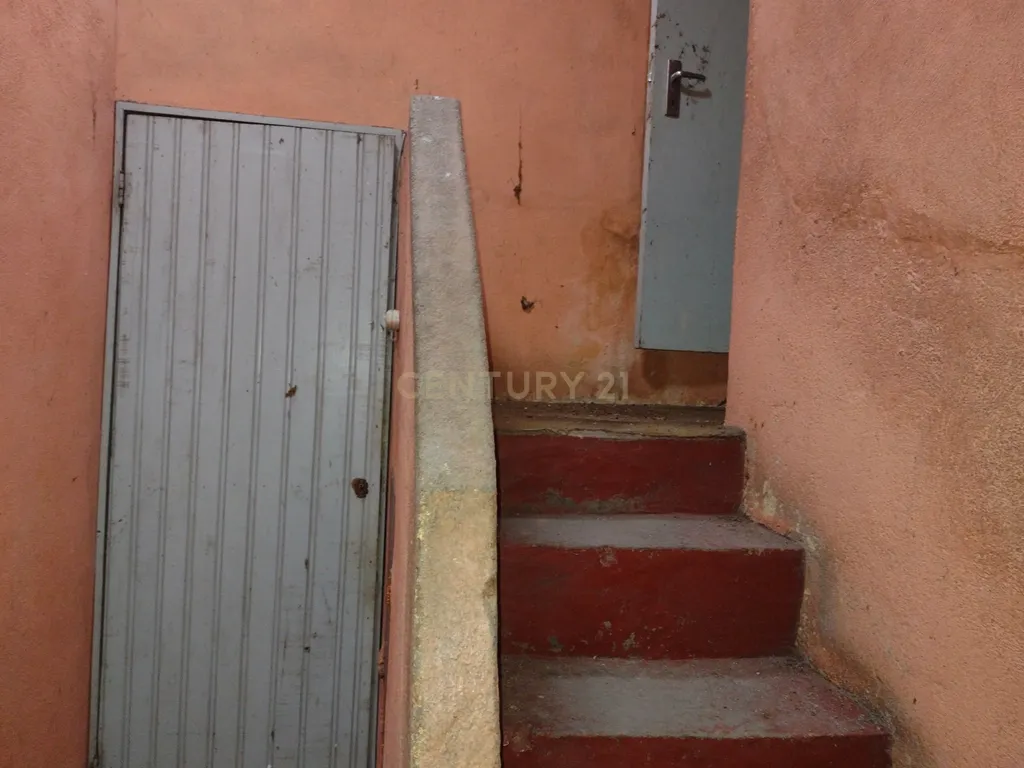 Moradia para remodelação e Terreno | Anta, Espinho - Image 14