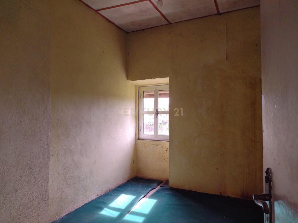 Moradia para remodelação e Terreno | Anta, Espinho - Image 15